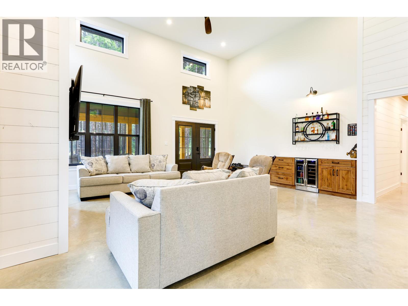 324 LOGANBERRY AVENUE, Kitimat