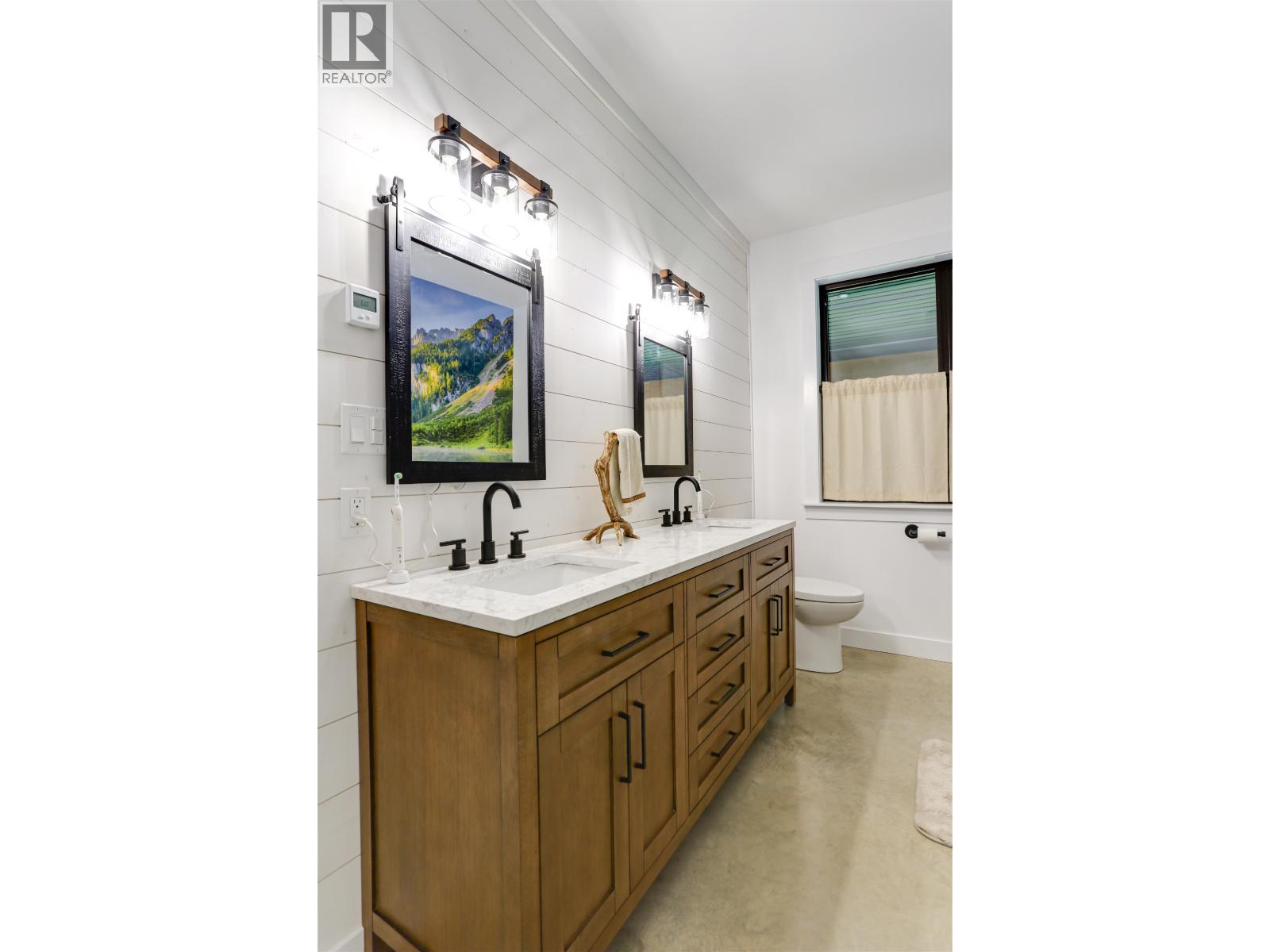 324 LOGANBERRY AVENUE, Kitimat