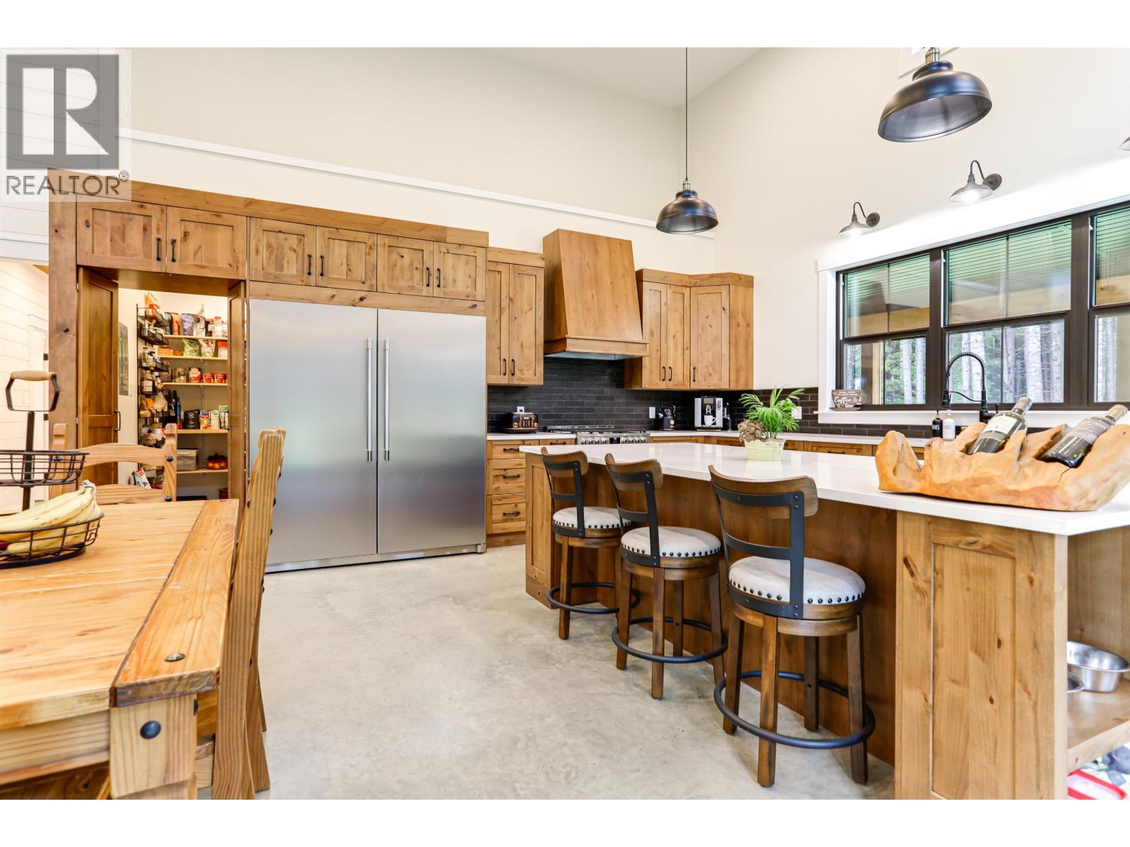 324 LOGANBERRY AVENUE, Kitimat
