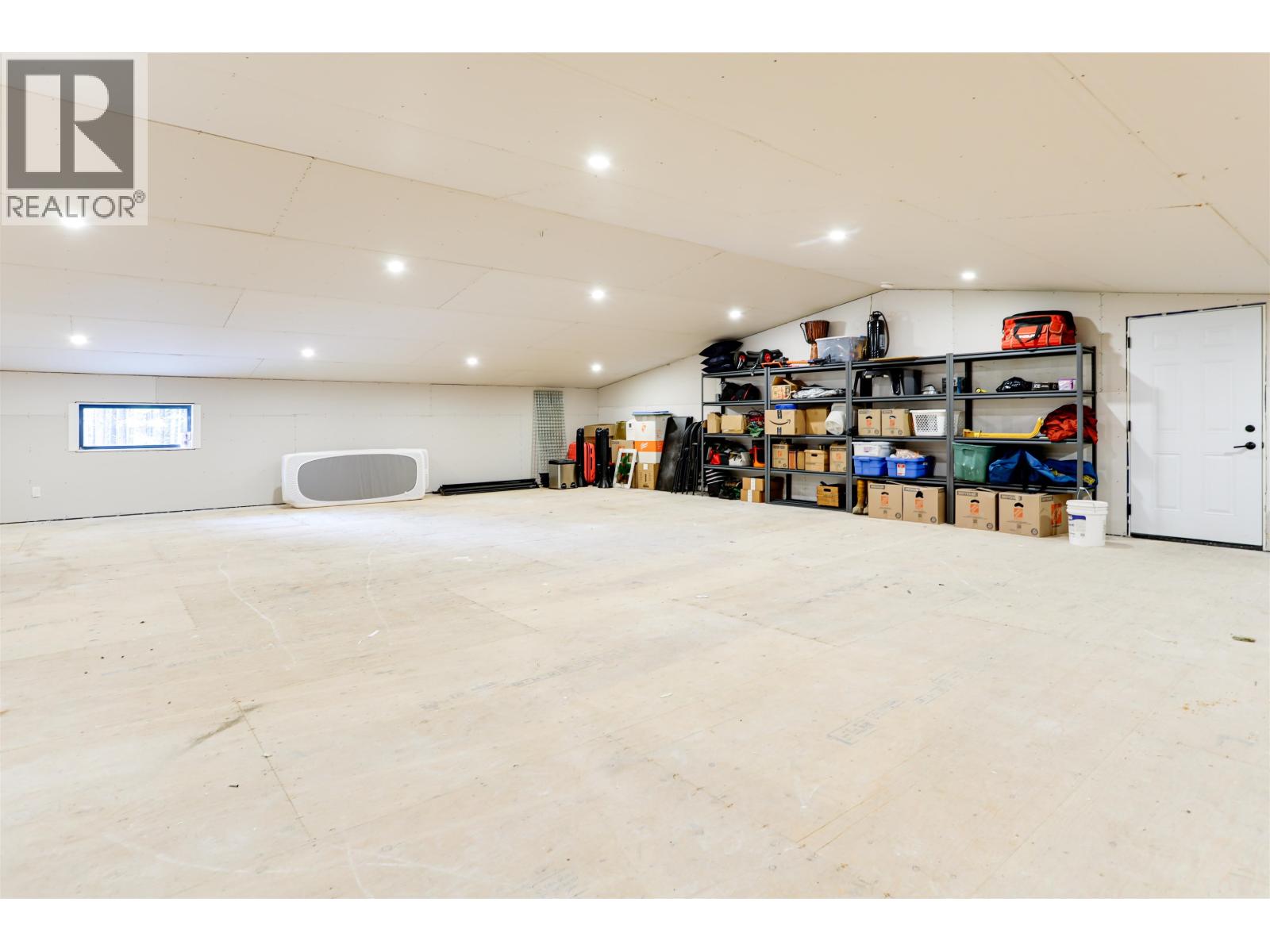 324 LOGANBERRY AVENUE, Kitimat