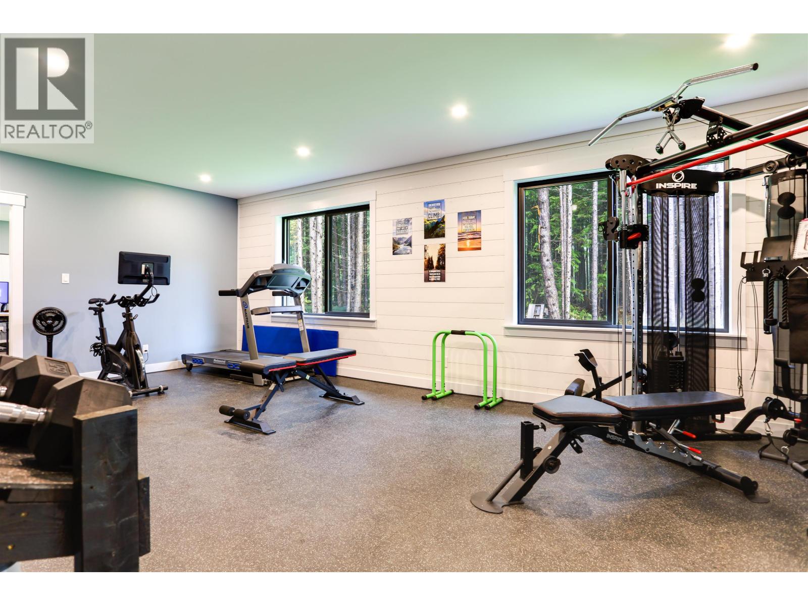 324 LOGANBERRY AVENUE, Kitimat