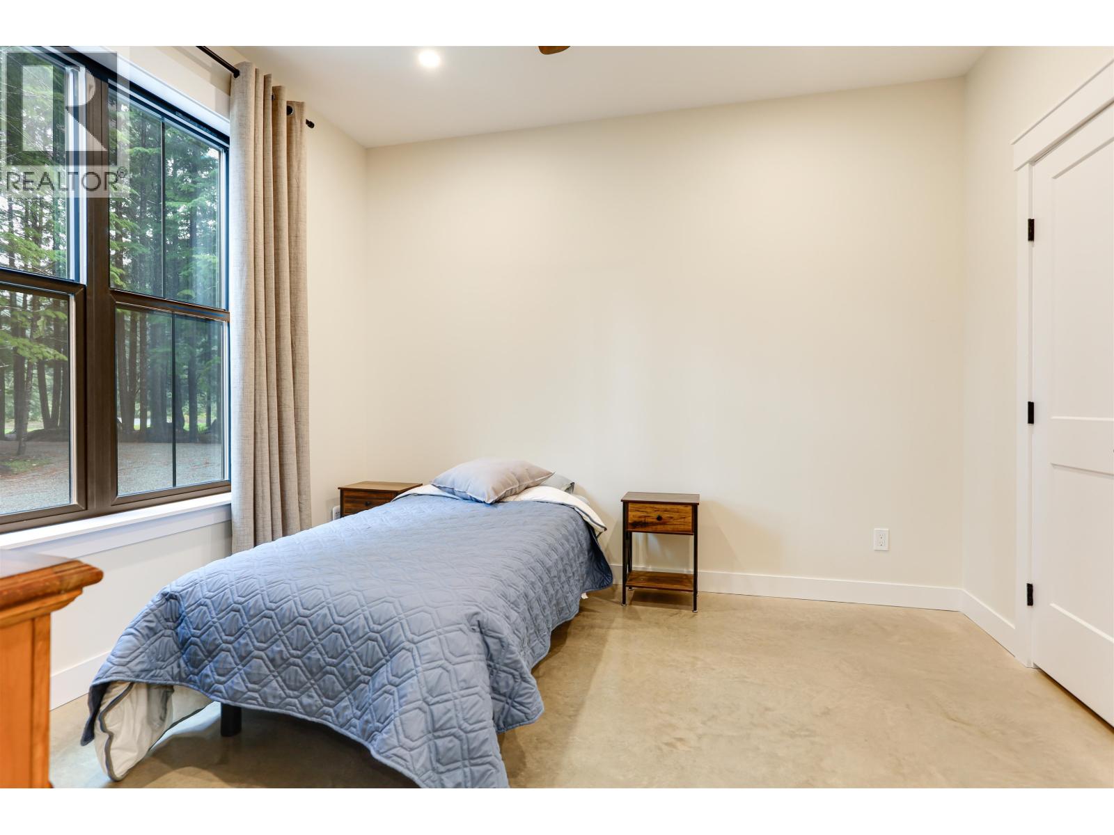 324 LOGANBERRY AVENUE, Kitimat