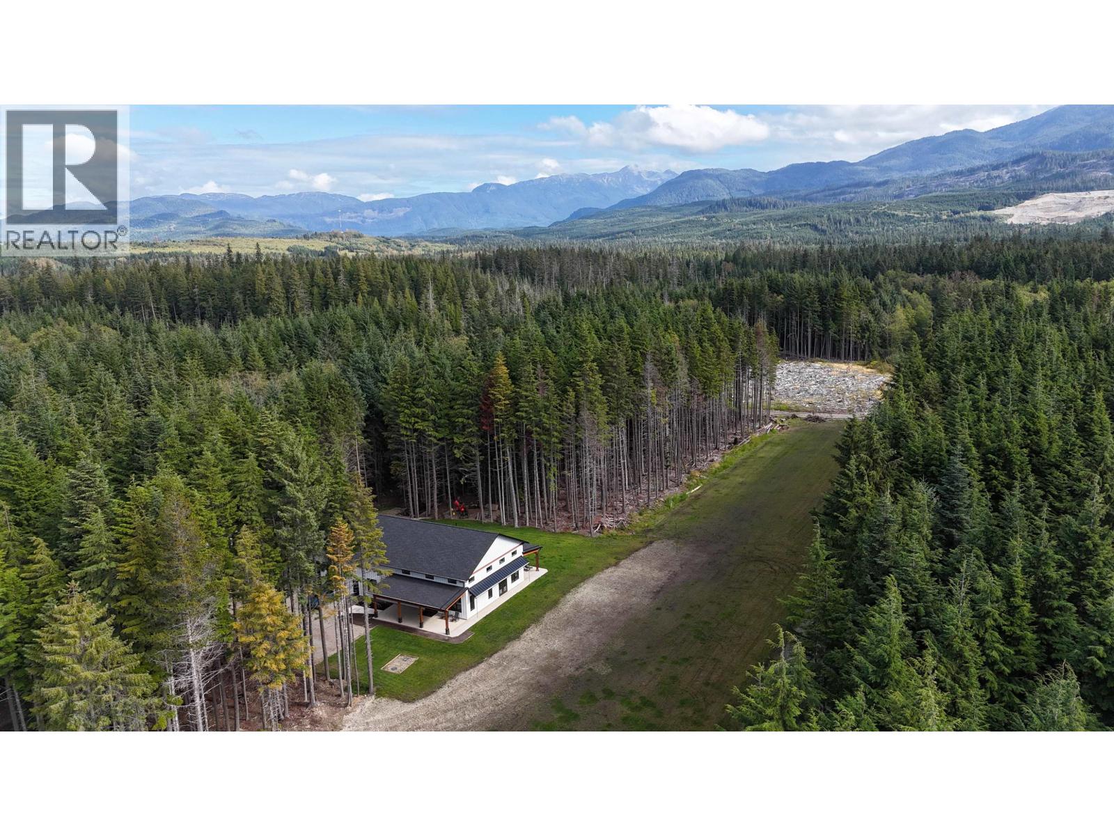 324 LOGANBERRY AVENUE, Kitimat