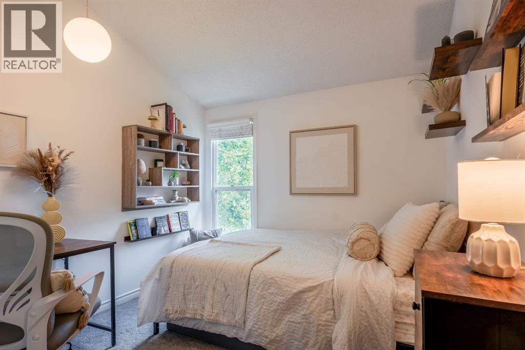 Single Family House 5 Level for Sale in  Brae Glen Crescent SW Braeside Calgary 