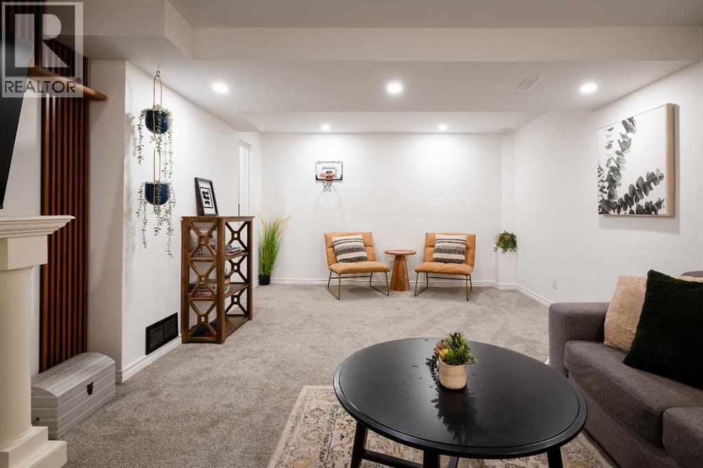 Single Family House 5 Level for Sale in  Brae Glen Crescent SW Braeside Calgary 