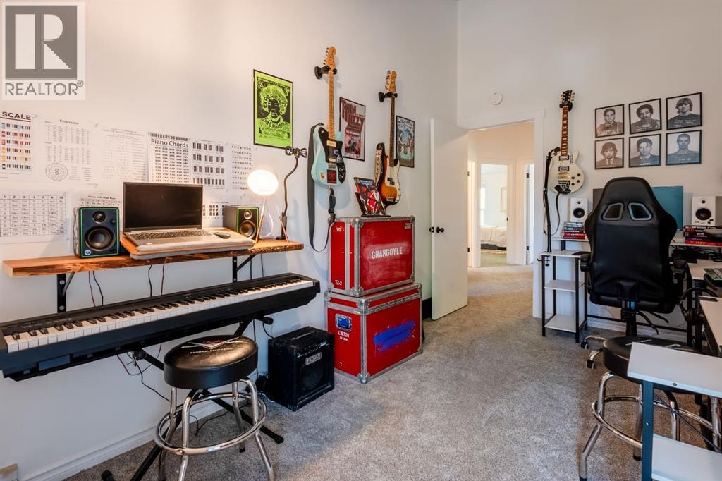 Single Family House 5 Level for Sale in  Brae Glen Crescent SW Braeside Calgary 