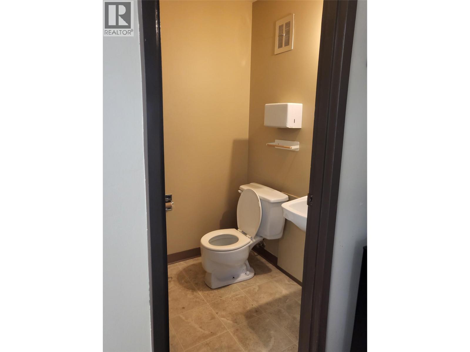  156 Valleyview Road, Kelowna