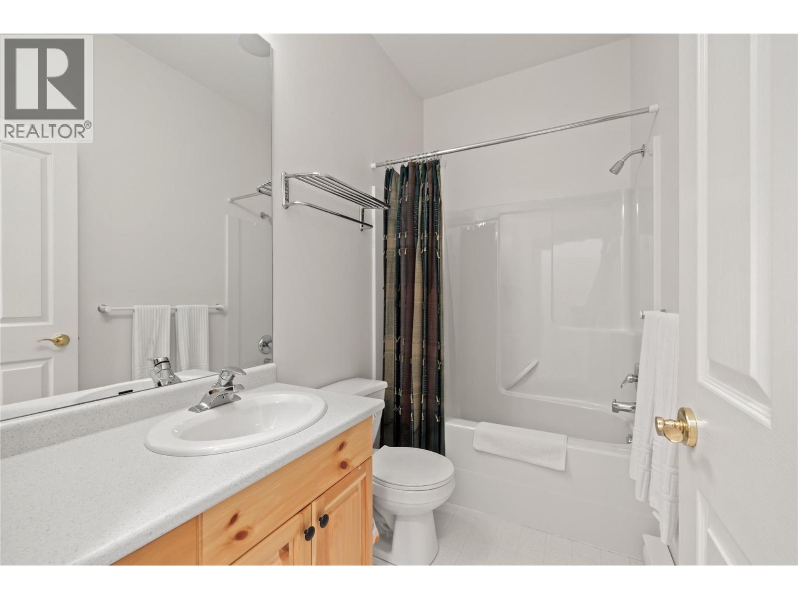 A 5946 Snow Pines Crescent, Big White