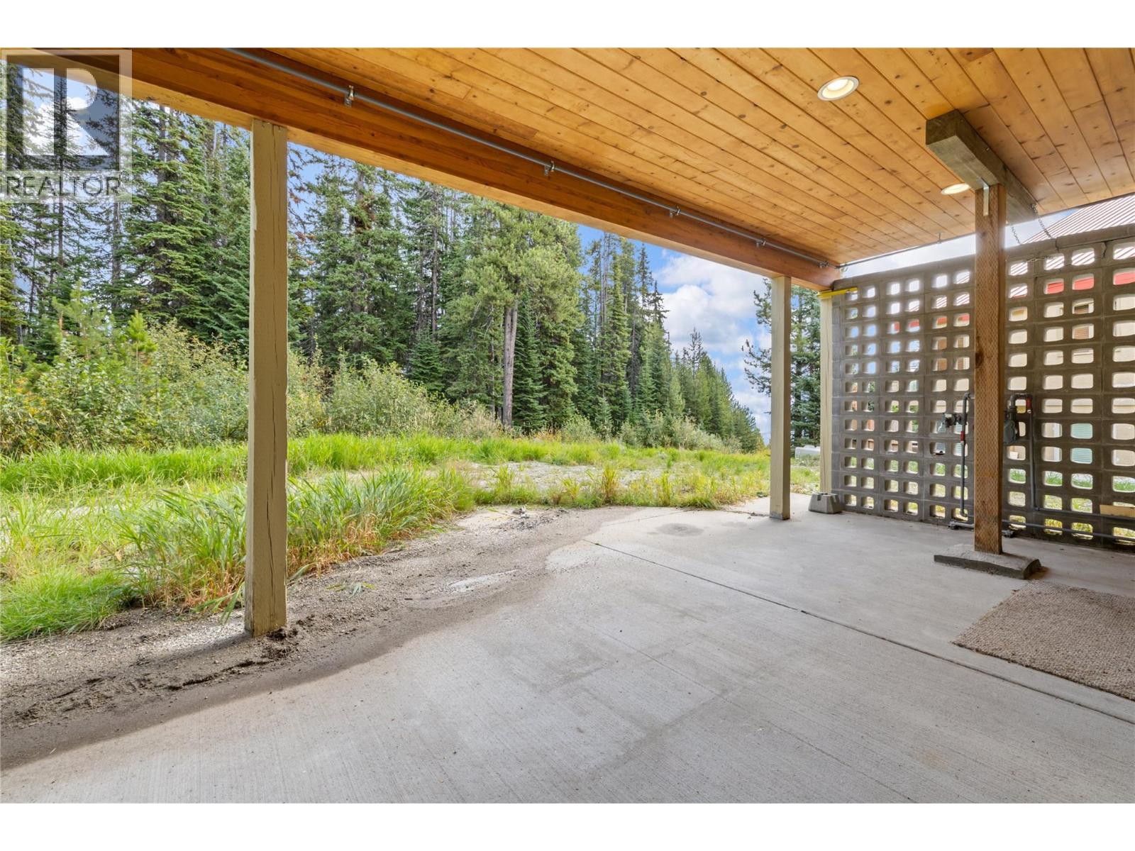 A 5946 Snow Pines Crescent, Big White
