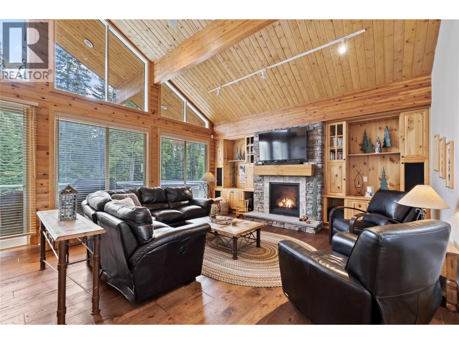 A 5946 Snow Pines Crescent, Big White