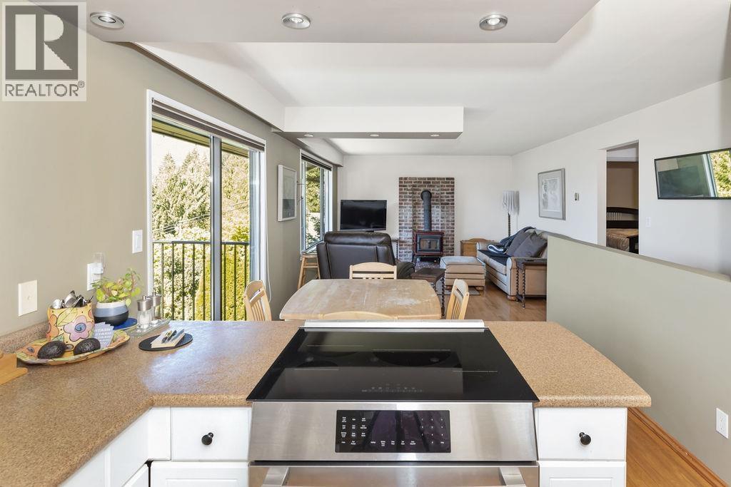 6950 PORPOISE DRIVE, Sechelt