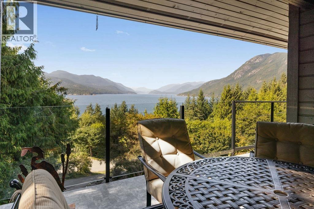 6950 PORPOISE DRIVE, Sechelt