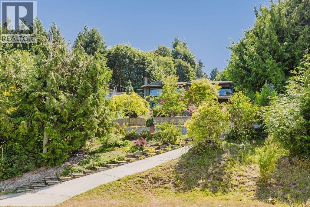 6950 PORPOISE DRIVE, Sechelt