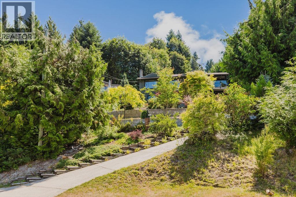 6950 PORPOISE DRIVE, Sechelt