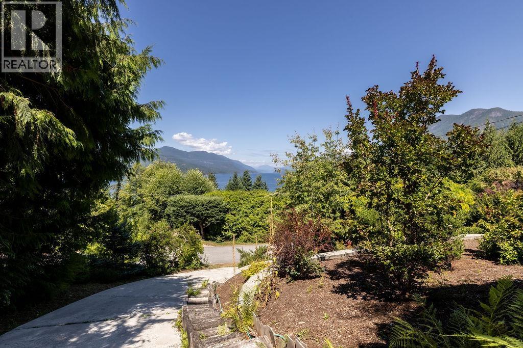 6950 PORPOISE DRIVE, Sechelt