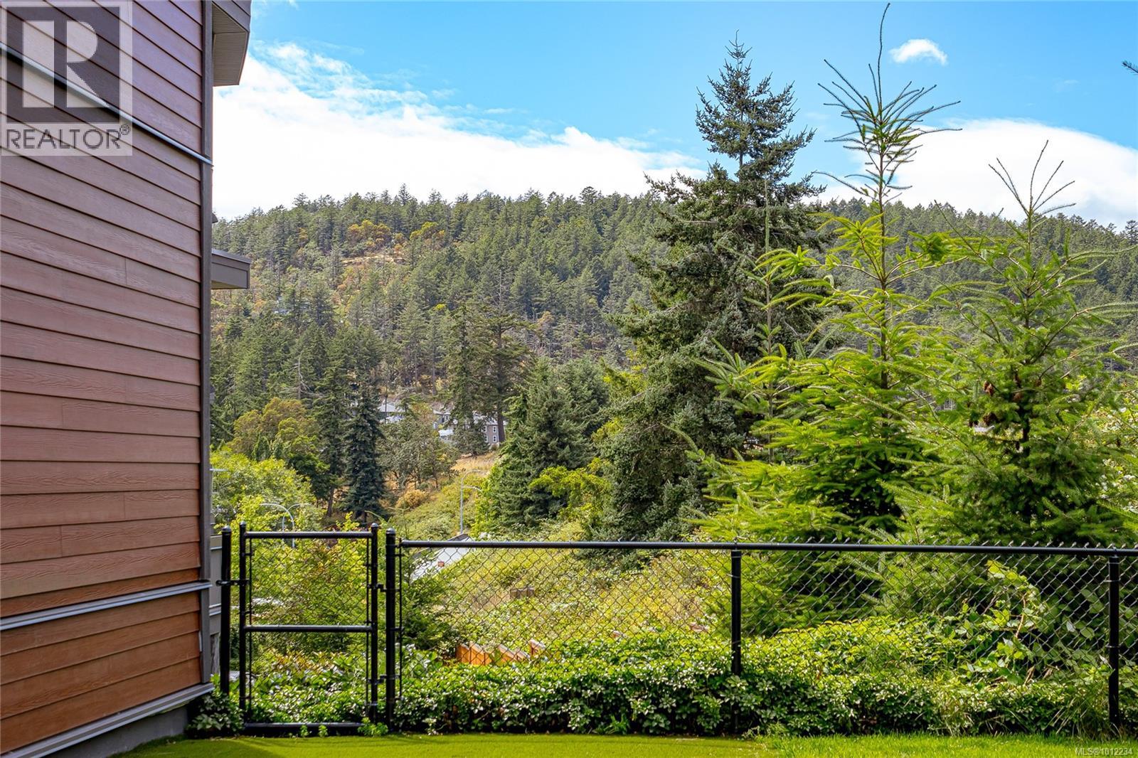 210 110 Presley Place, View Royal