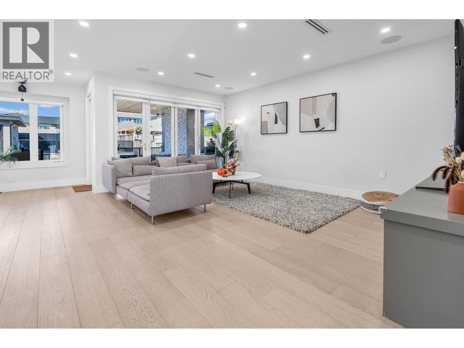 8159 11TH AVENUE, Burnaby