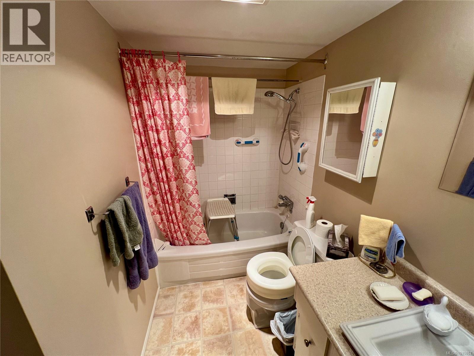 303 322 Birch St, Campbell River