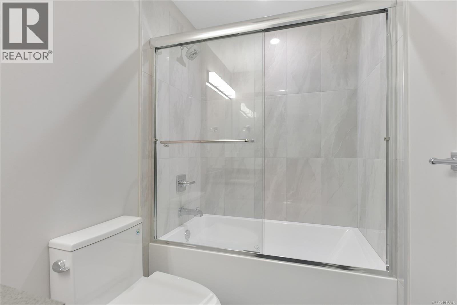  996 CITATION Road, Langford