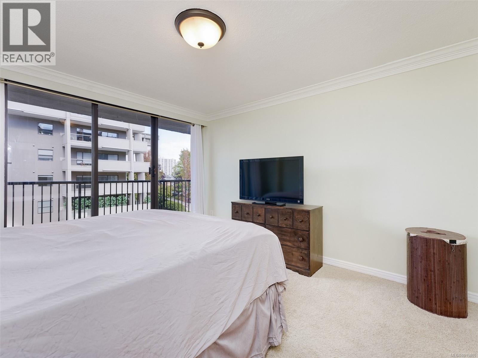 604 777 Blanshard Street, Victoria