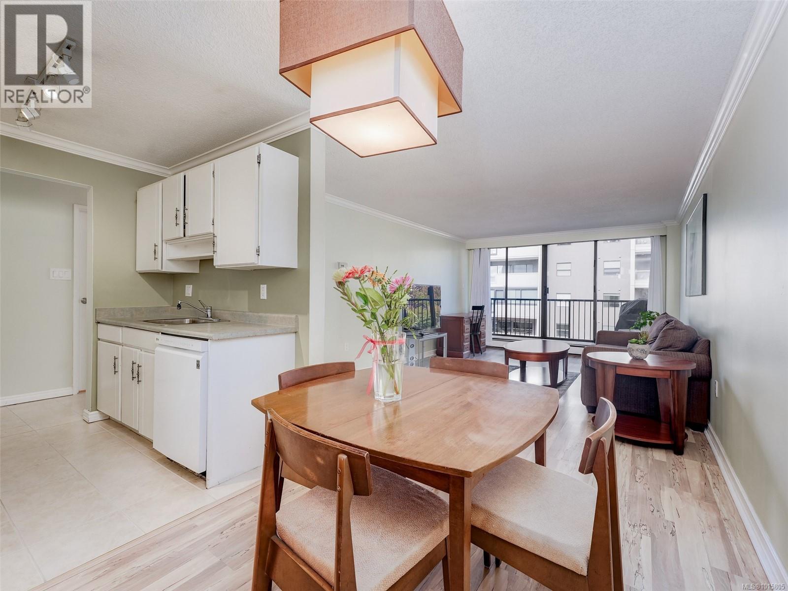 604 777 Blanshard Street, Victoria