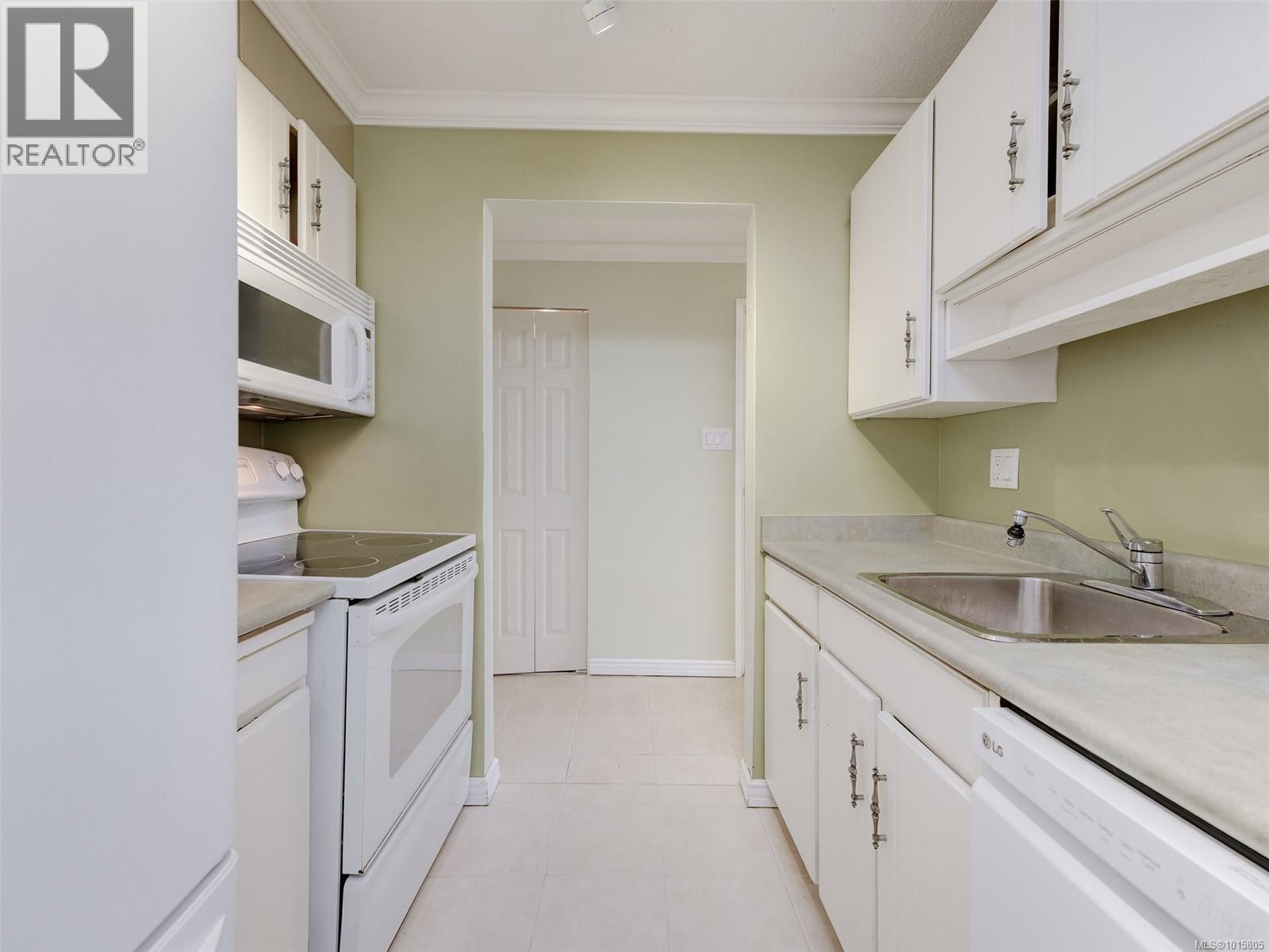 604 777 Blanshard Street, Victoria