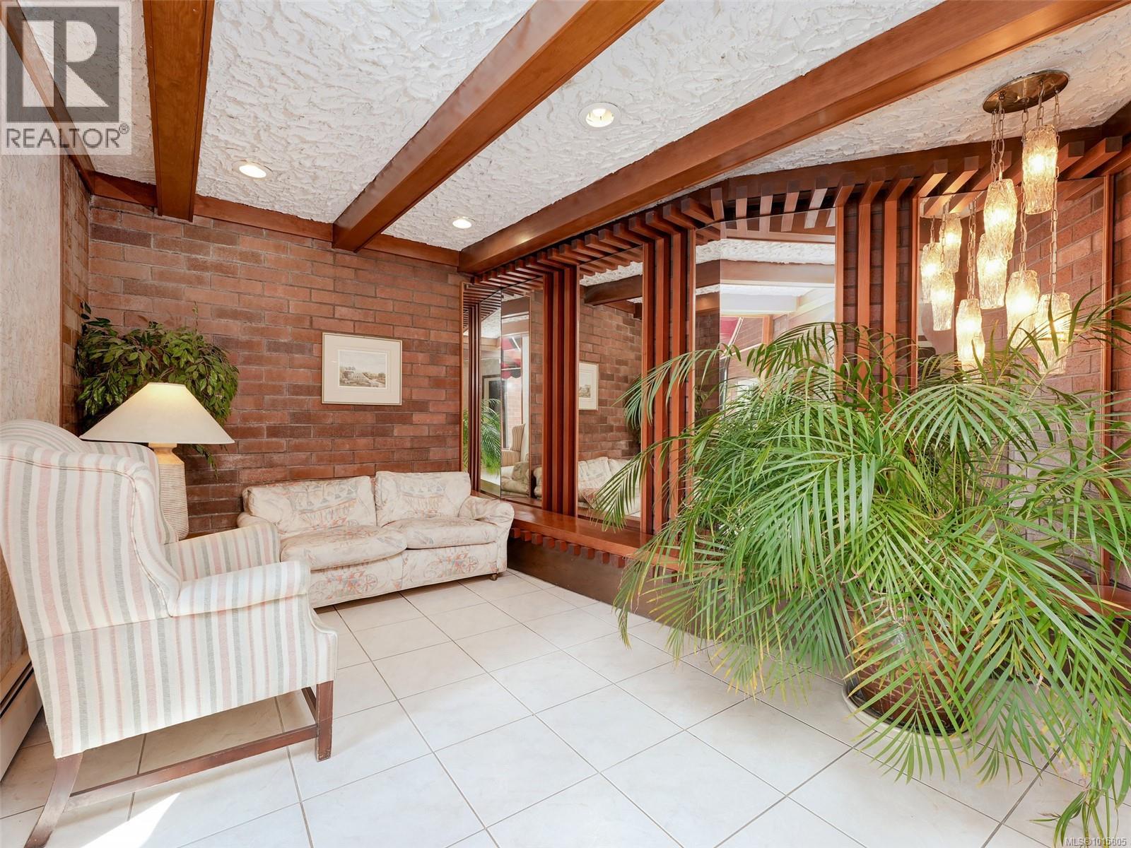 604 777 Blanshard Street, Victoria