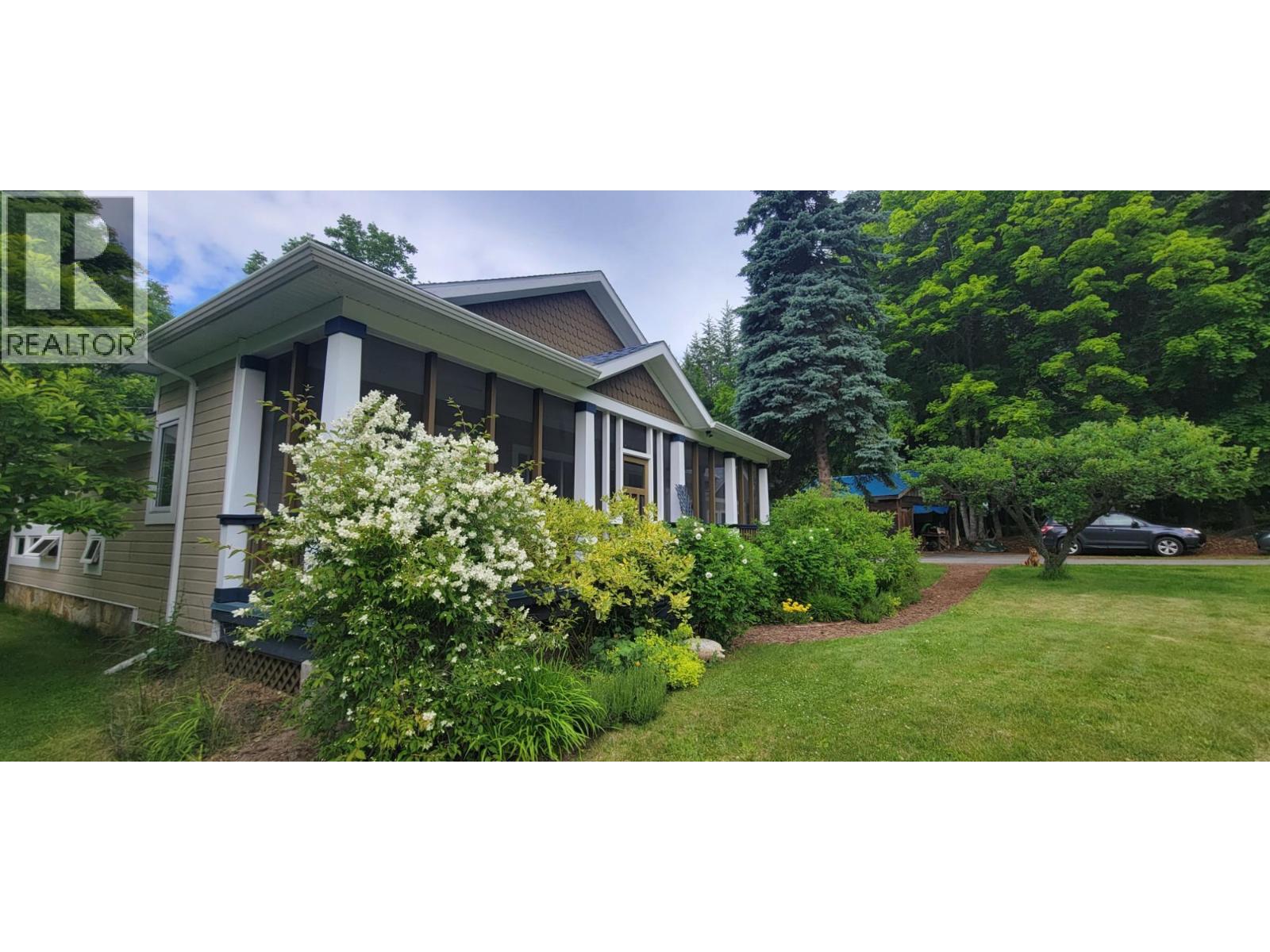 1305 DENVER SIDING Road - Main photo, New Denver, British Columbia