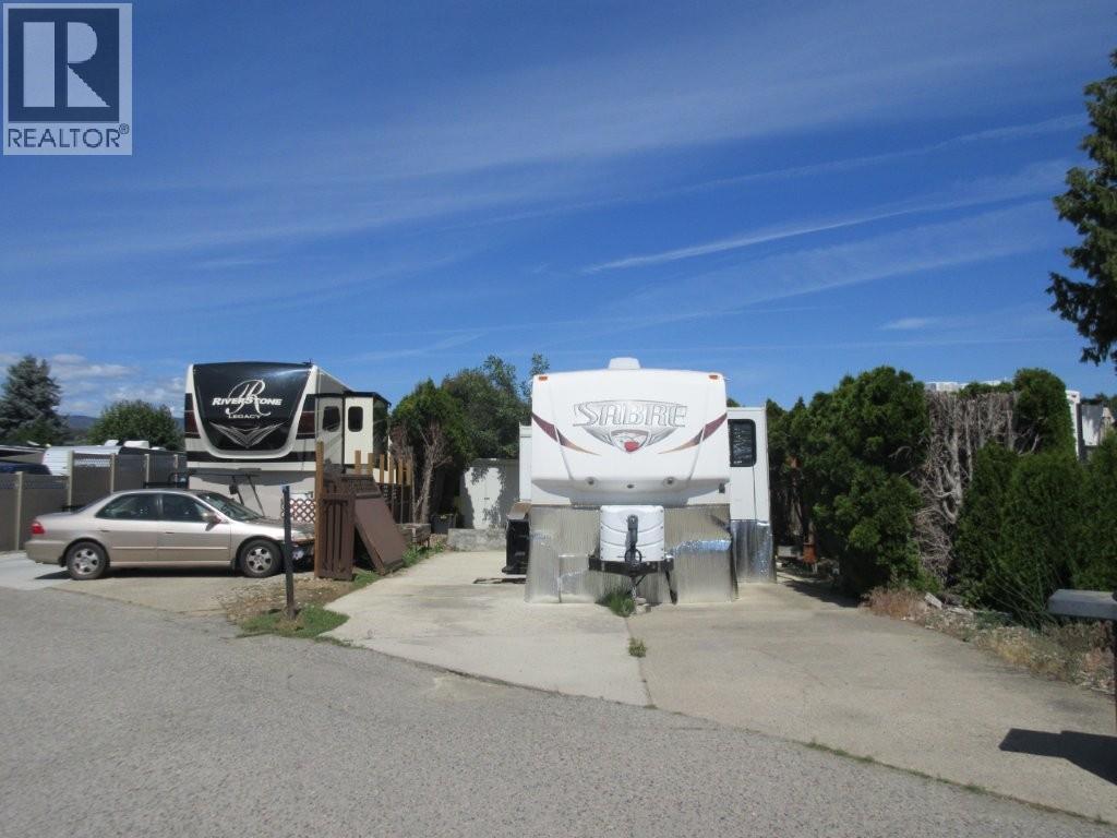 #122-415 Commonwealth Road, Kelowna