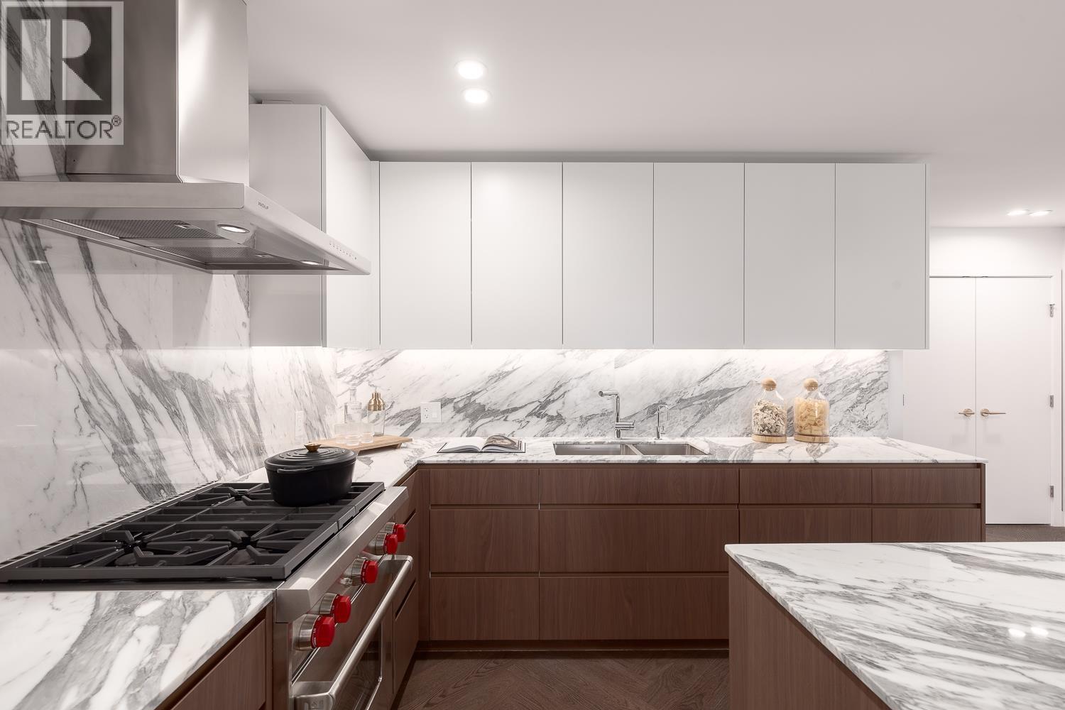 406 3668 W 10TH AVENUE, Vancouver