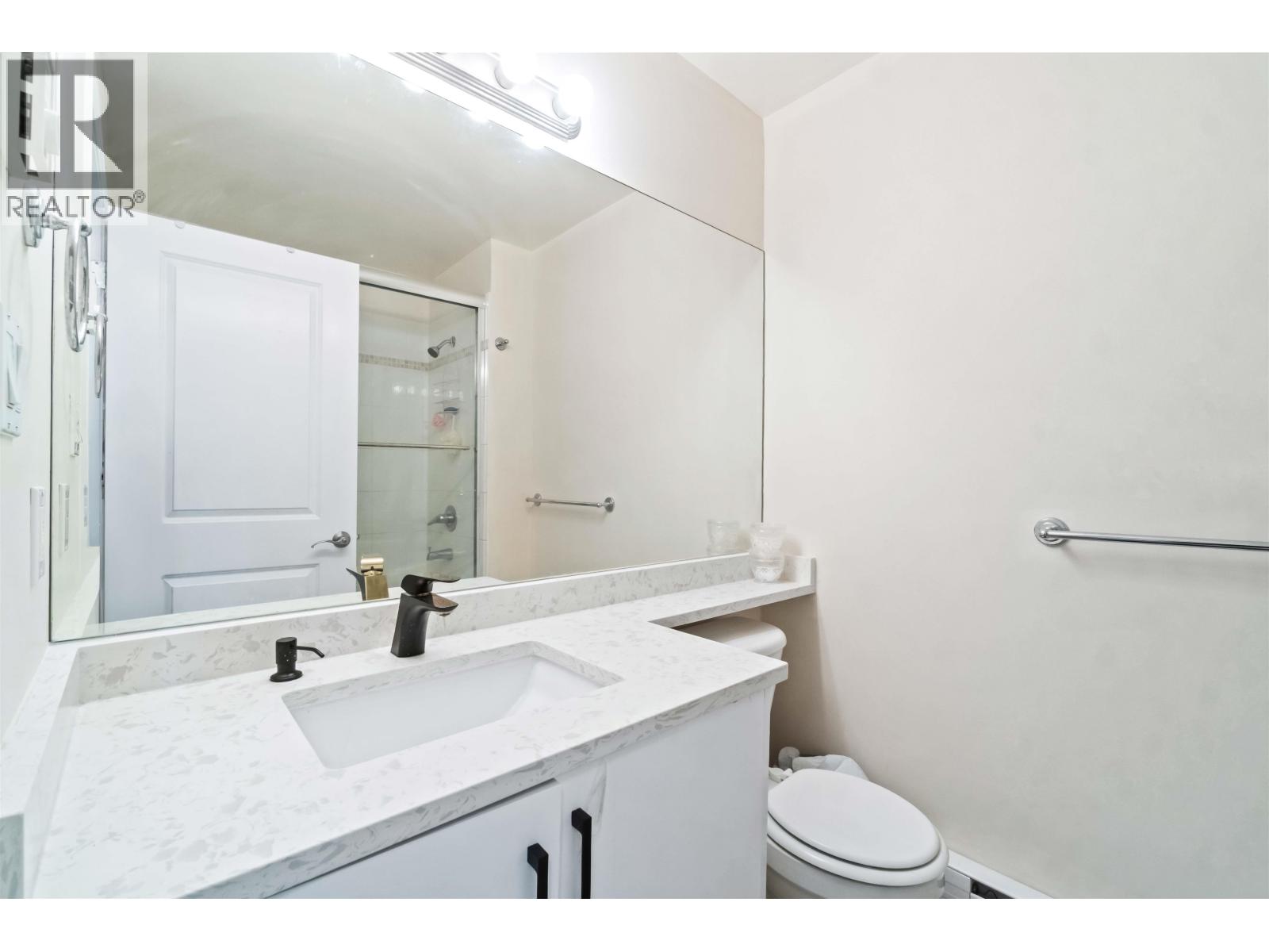 8 935 EWEN AVENUE, New Westminster