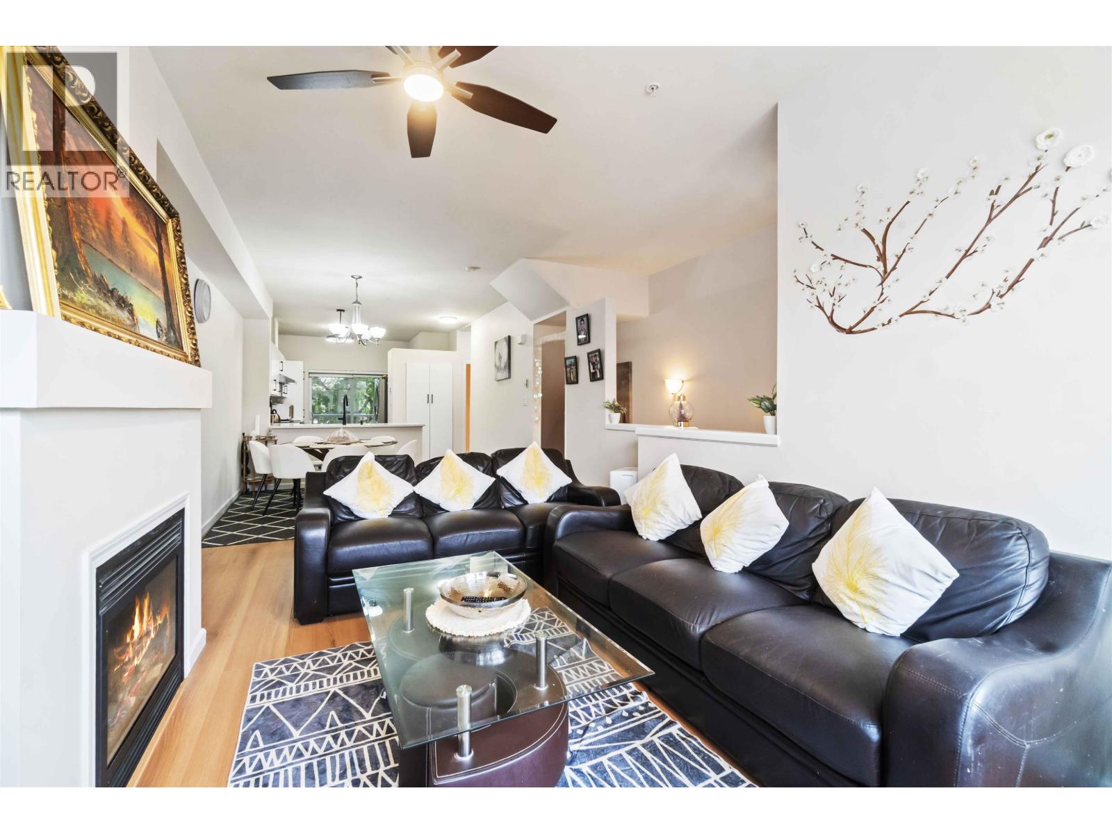 8 935 EWEN AVENUE, New Westminster