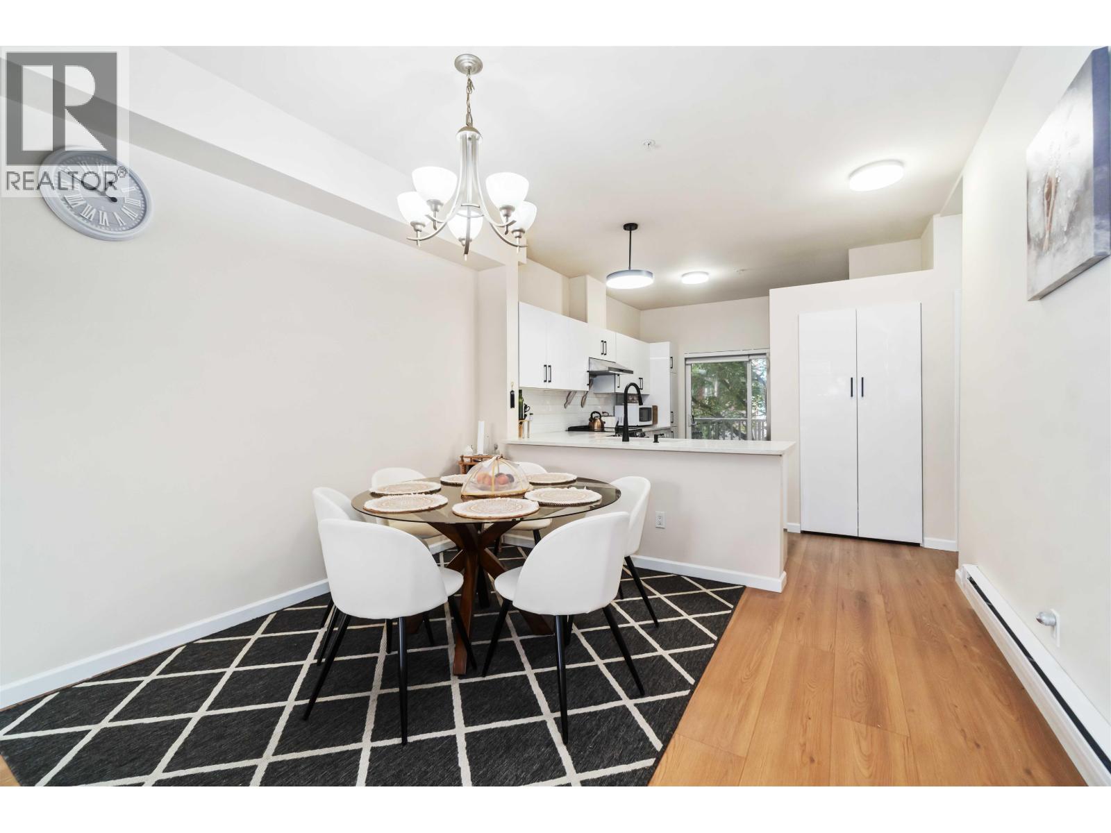 8 935 EWEN AVENUE, New Westminster