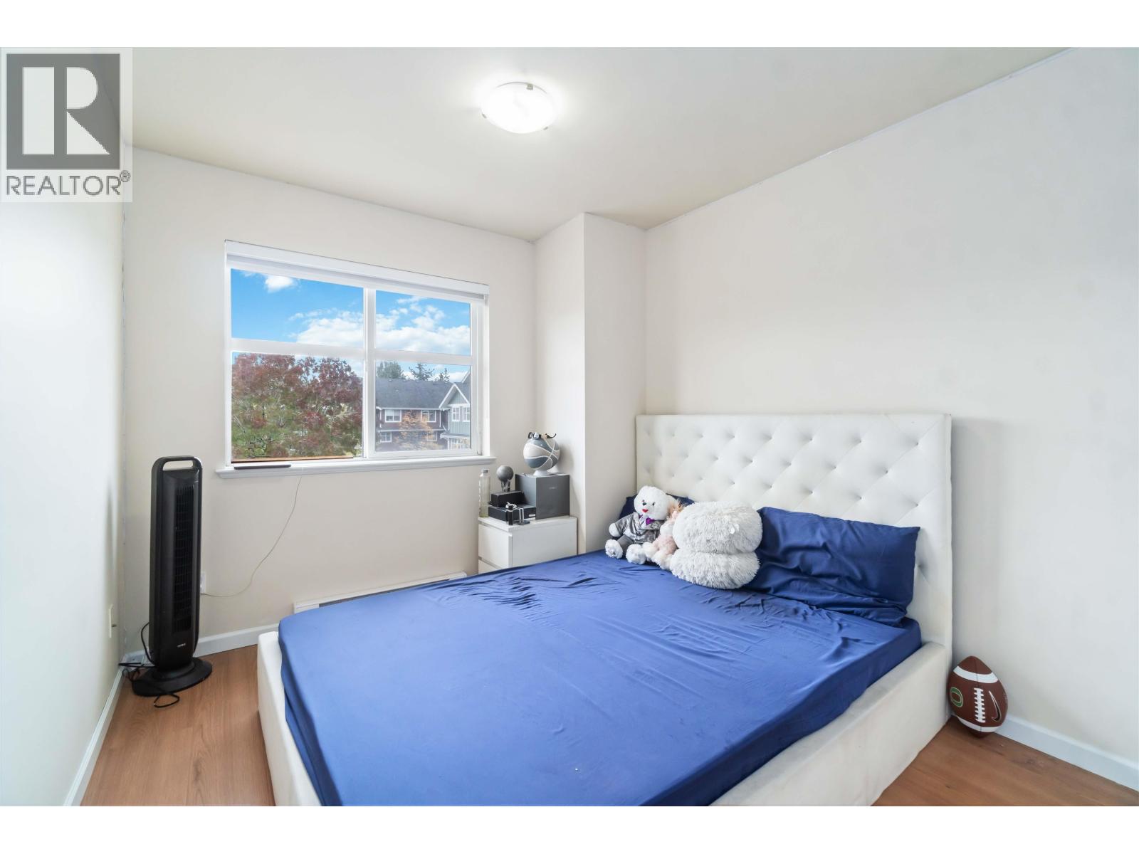 8 935 EWEN AVENUE, New Westminster