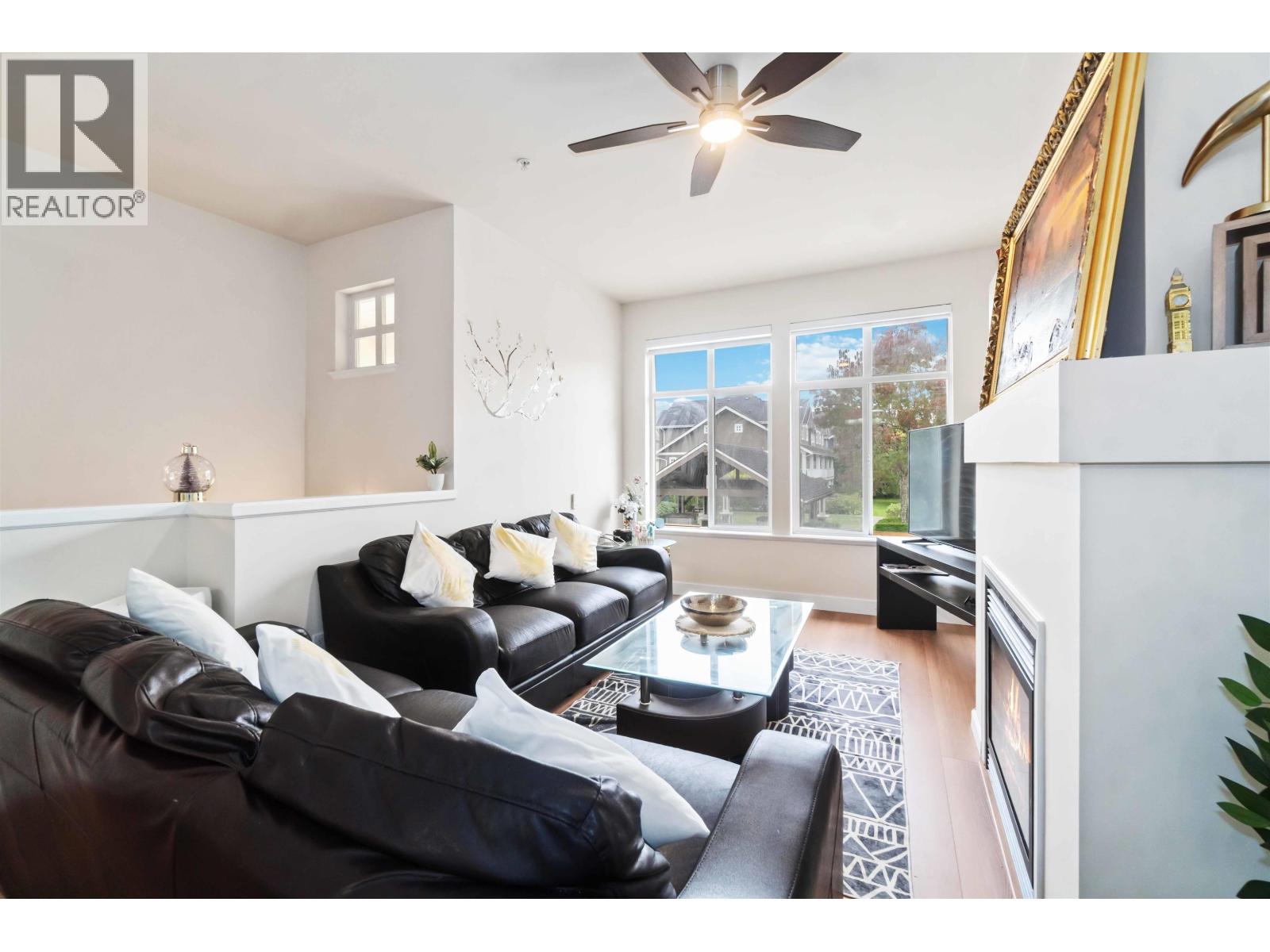 8 935 EWEN AVENUE, New Westminster