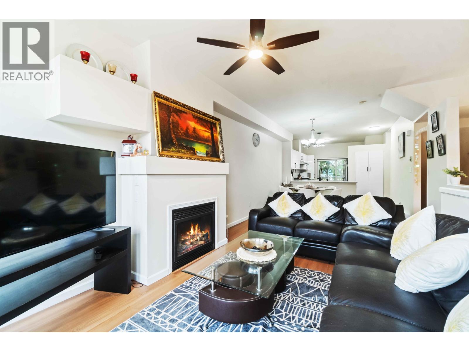 8 935 EWEN AVENUE, New Westminster