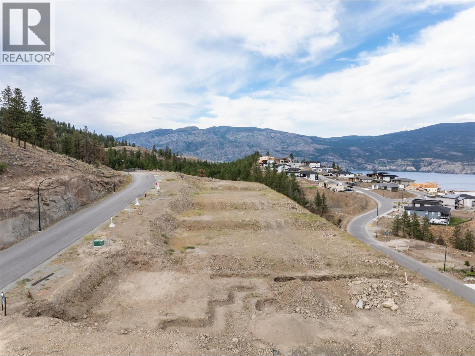 17579 Dickinson Place, Summerland