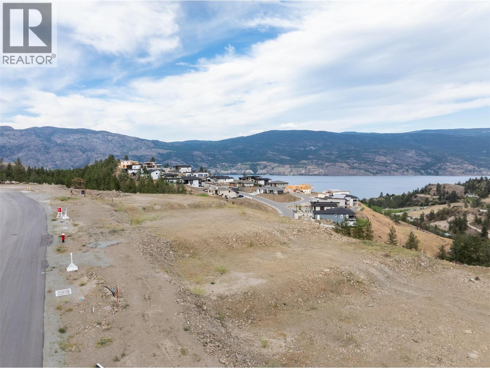  17579 Dickinson Place, Summerland