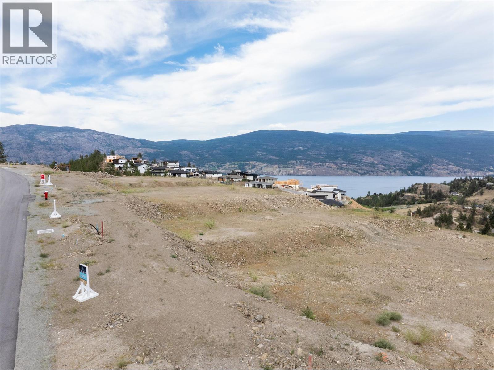  17579 Dickinson Place, Summerland