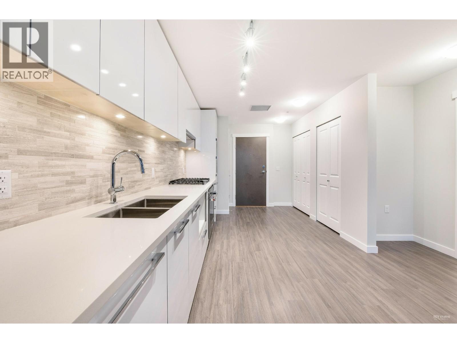 438 9551 ALEXANDRA ROAD, Richmond