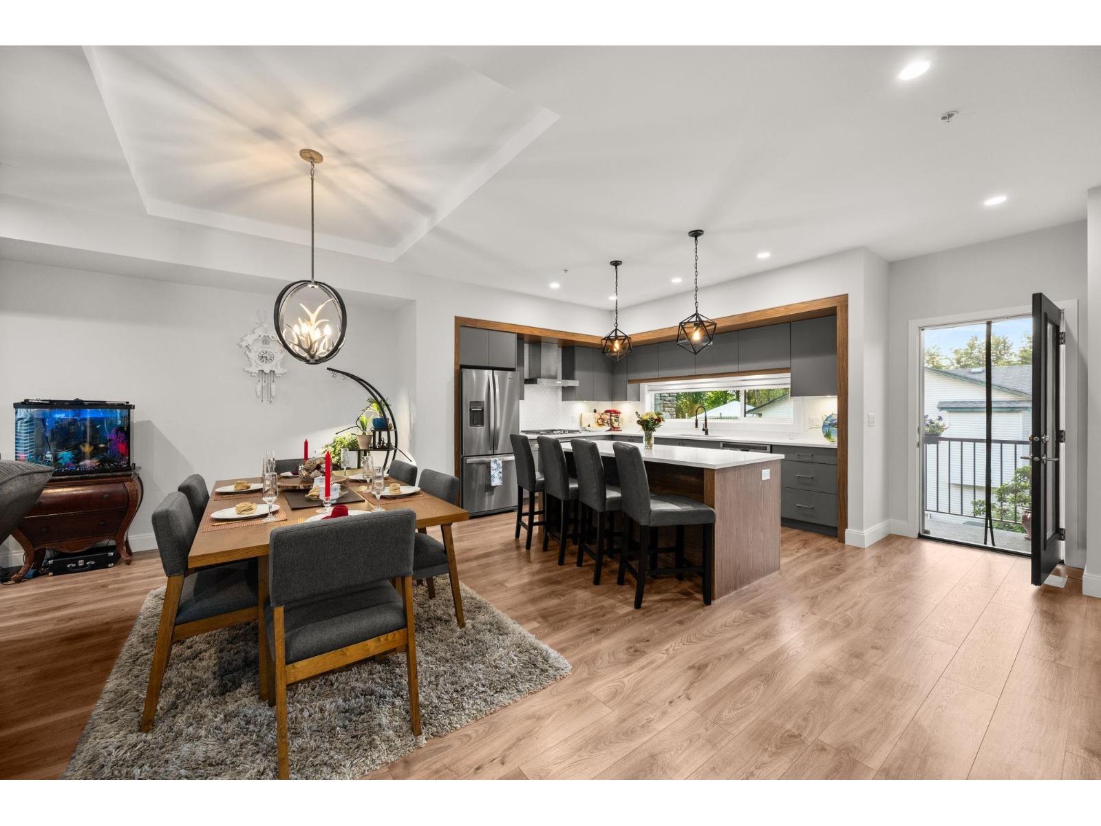 22 33209 CHERRY AVENUE, Mission