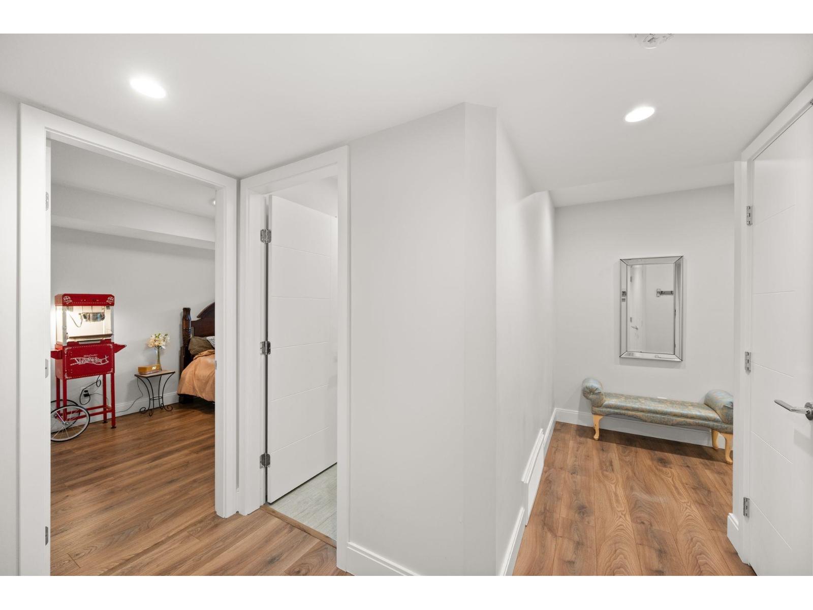 22 33209 CHERRY AVENUE, Mission