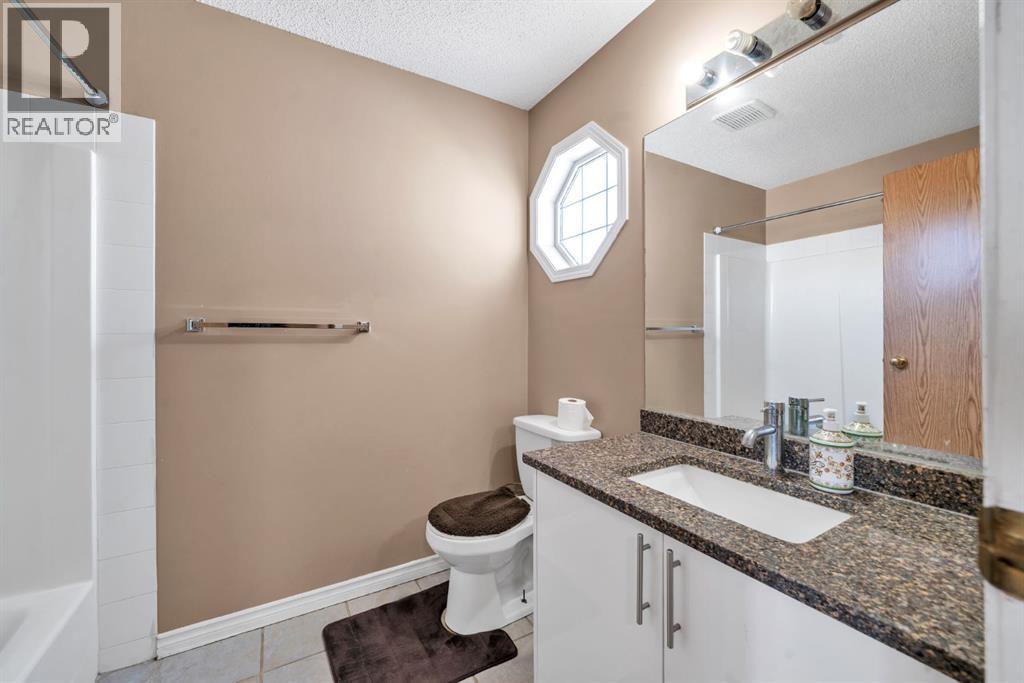 Single Family House for Sale in  Martinvalley Way NE Martindale Calgary 