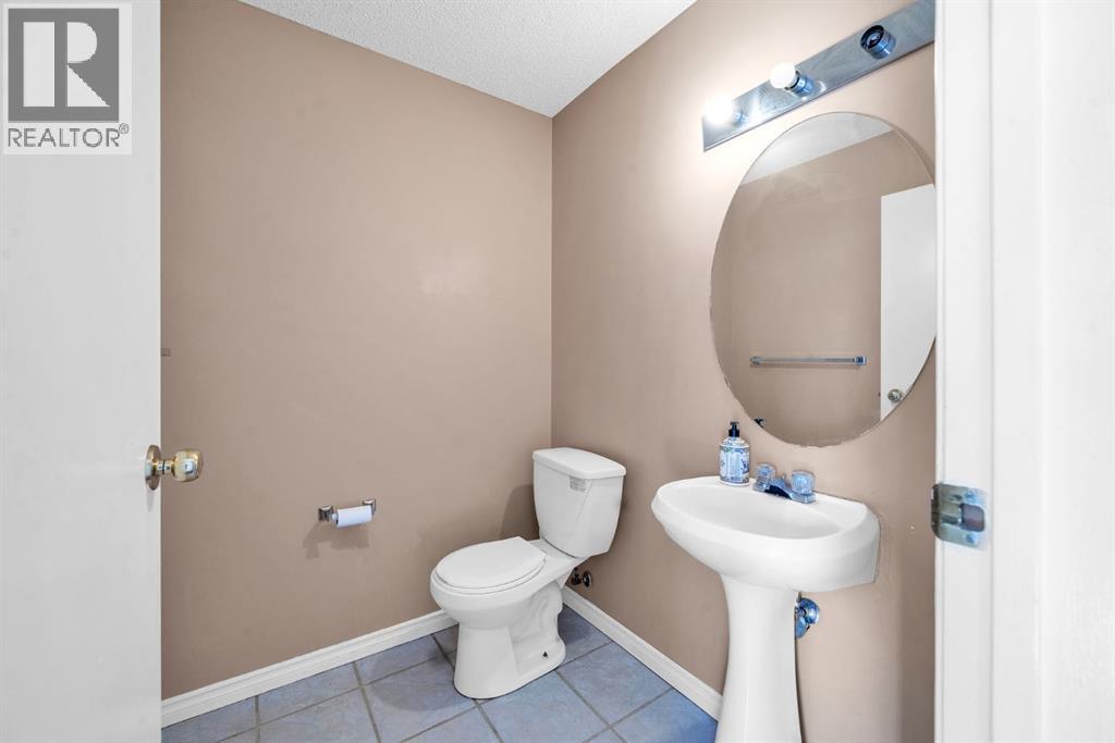 Single Family House for Sale in  Martinvalley Way NE Martindale Calgary 
