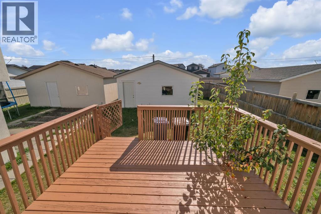 Single Family House for Sale in  Martinvalley Way NE Martindale Calgary 