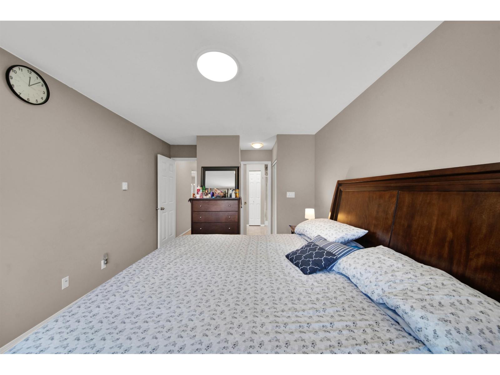 232 5641 201 STREET STREET, Langley