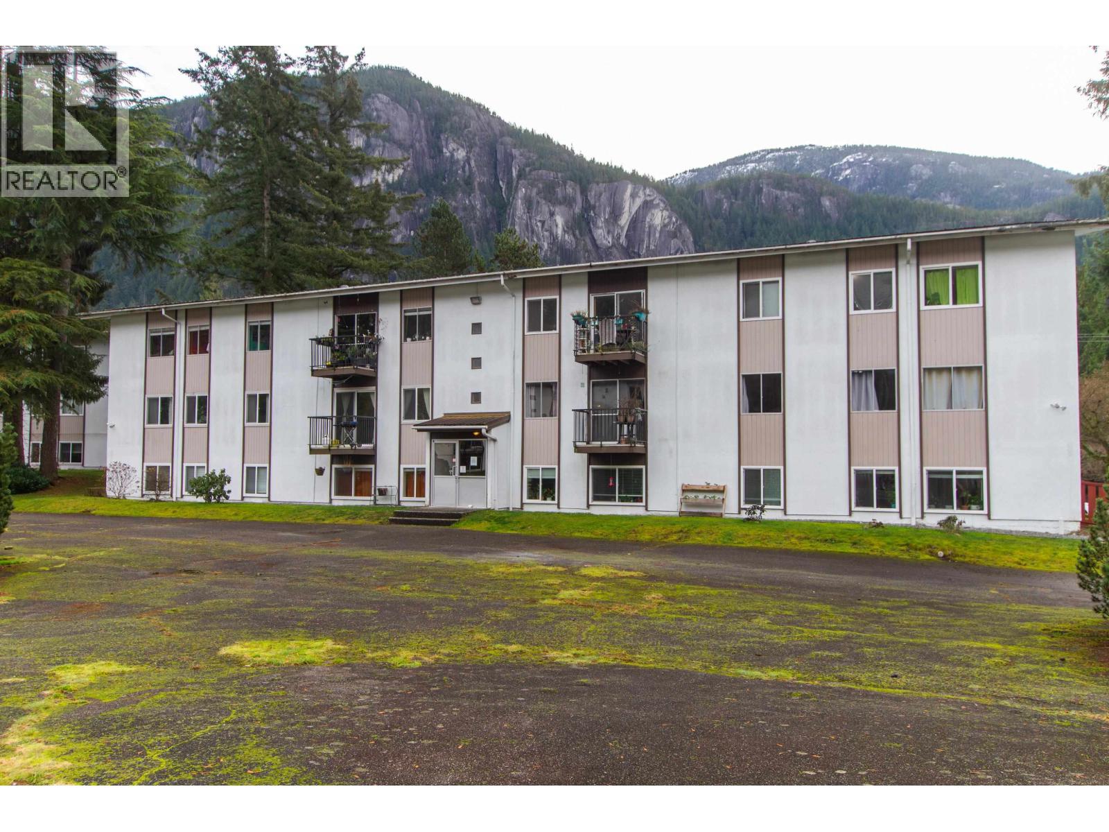 35 38175 WESTWAY AVENUE, Squamish