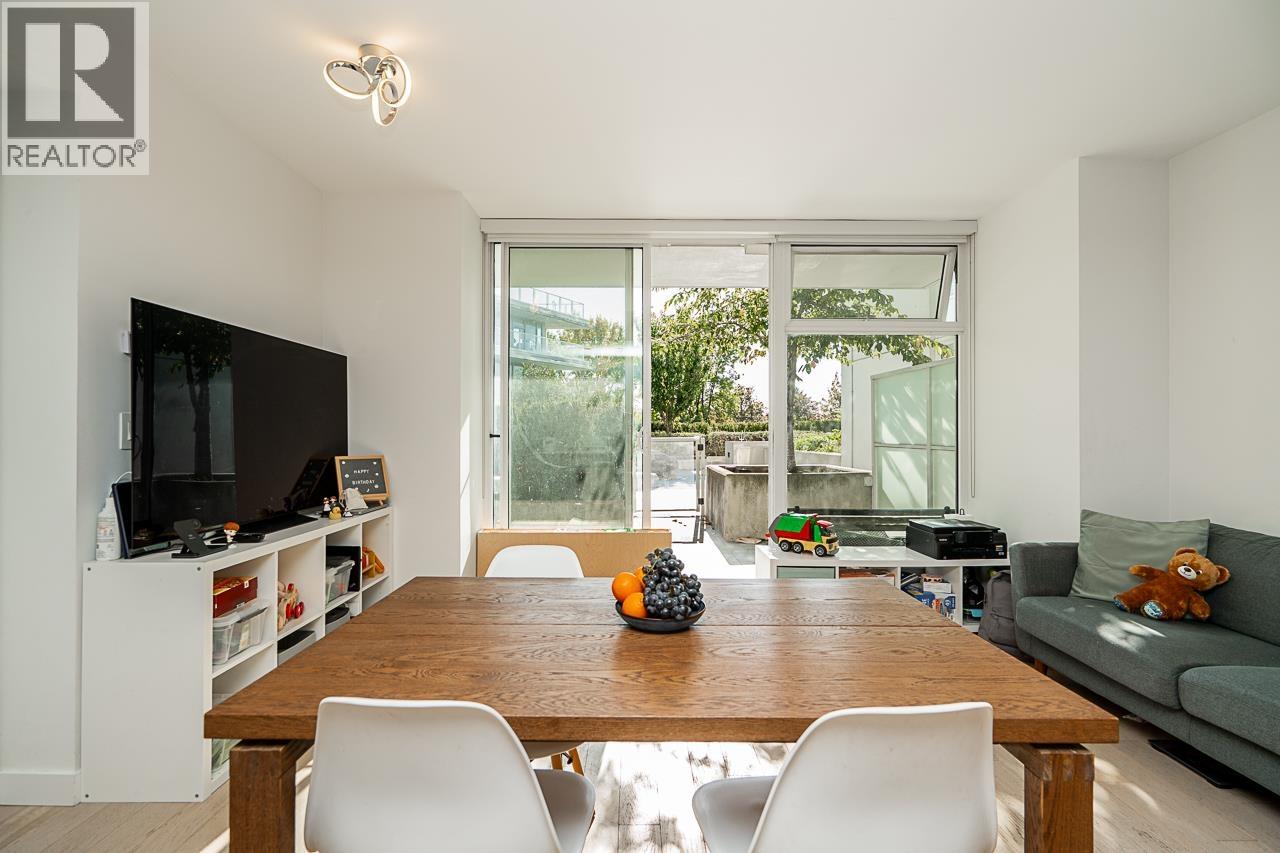 301 4638 GLADSTONE STREET, Vancouver