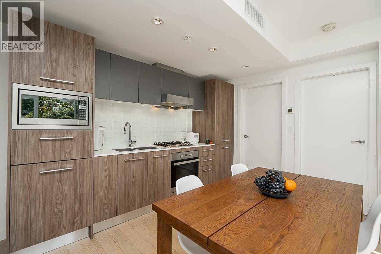 301 4638 GLADSTONE STREET, Vancouver