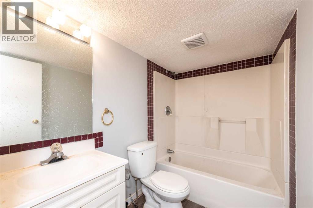 Single Family House for Sale in  Templemont Drive NE Temple Calgary 